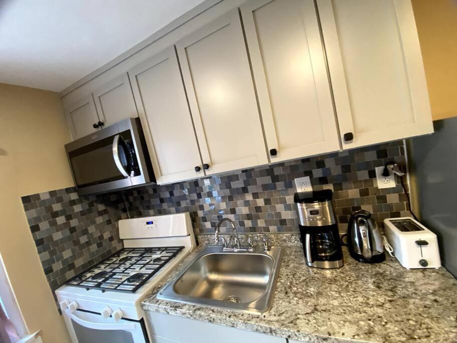 Cozy Boston Getaway Apartment! Free Parking 外观 照片